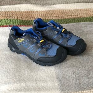 NWOT Kids Blue Keen Oakridge Low Hiking Shoes